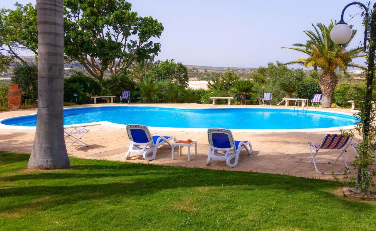 Valleforno Country House Di Charme Ispica Bagian luar foto