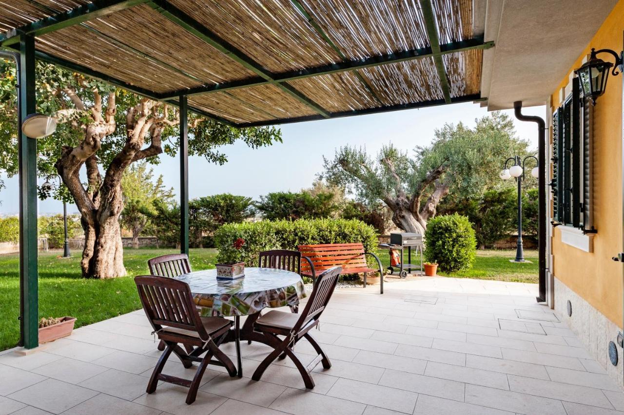 Valleforno Country House Di Charme Ispica Bagian luar foto
