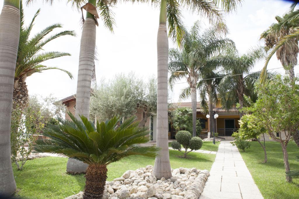 Valleforno Country House Di Charme Ispica Bagian luar foto