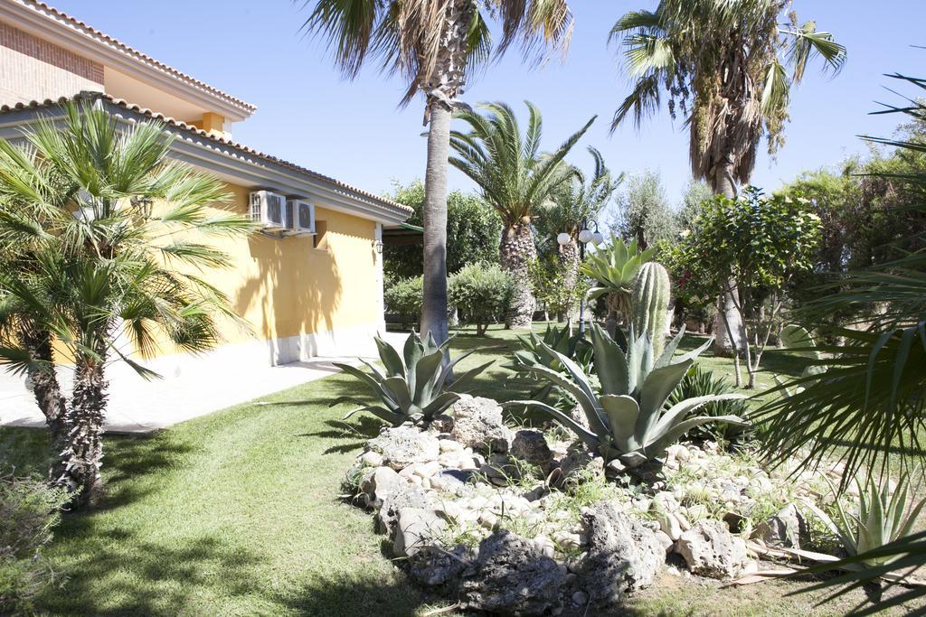 Valleforno Country House Di Charme Ispica Bagian luar foto